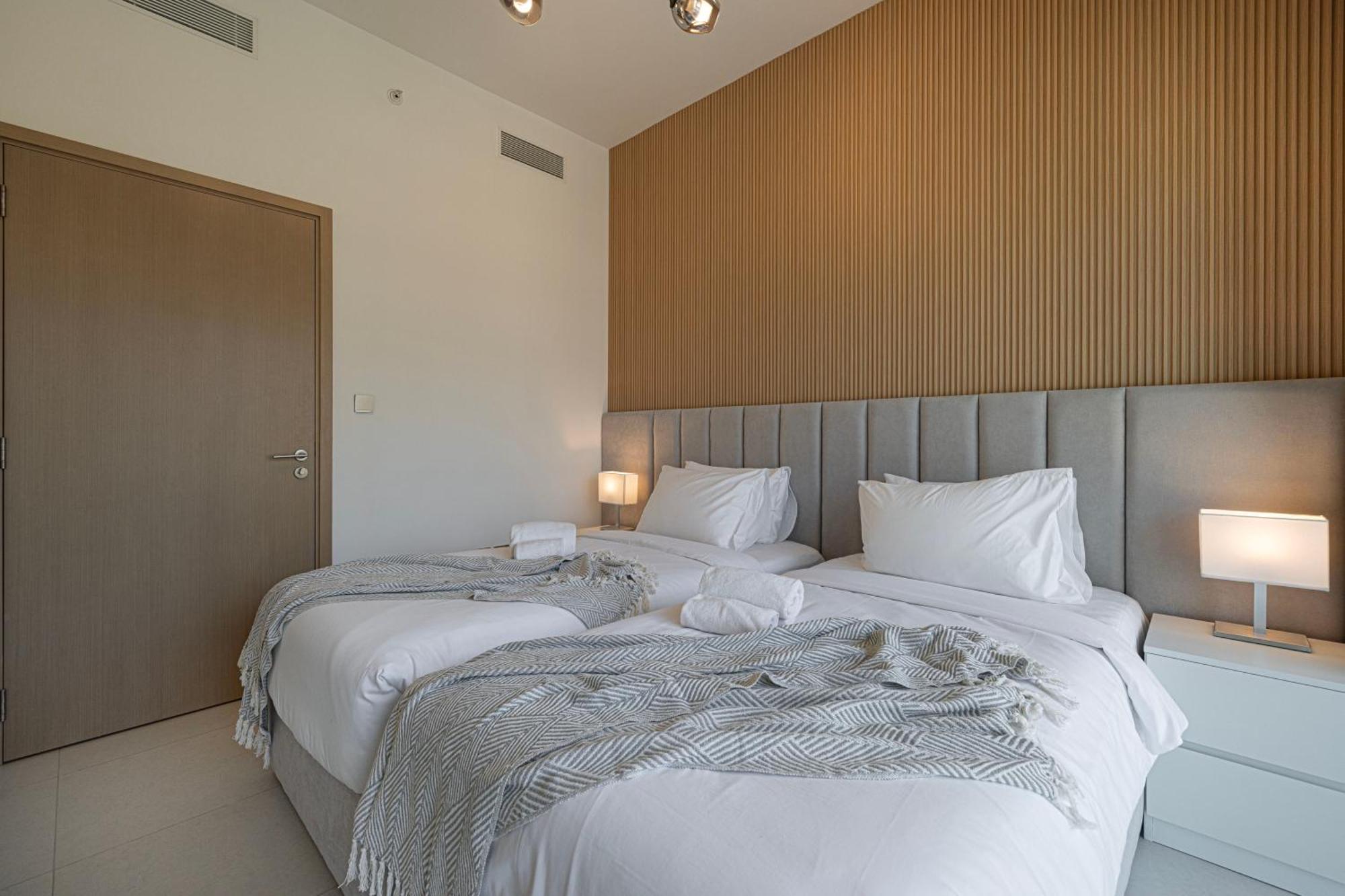 Апартаменти Full Burj Khalifa View! Brand New 2 Bedrooms! 5min Walk From Mall! *