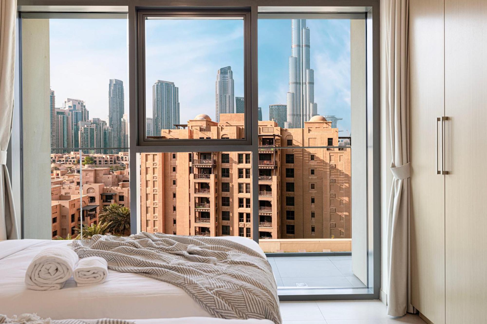 Full Burj Khalifa View! Brand New 2 Bedrooms! 5min Walk From Mall! Апартаменти Дубай